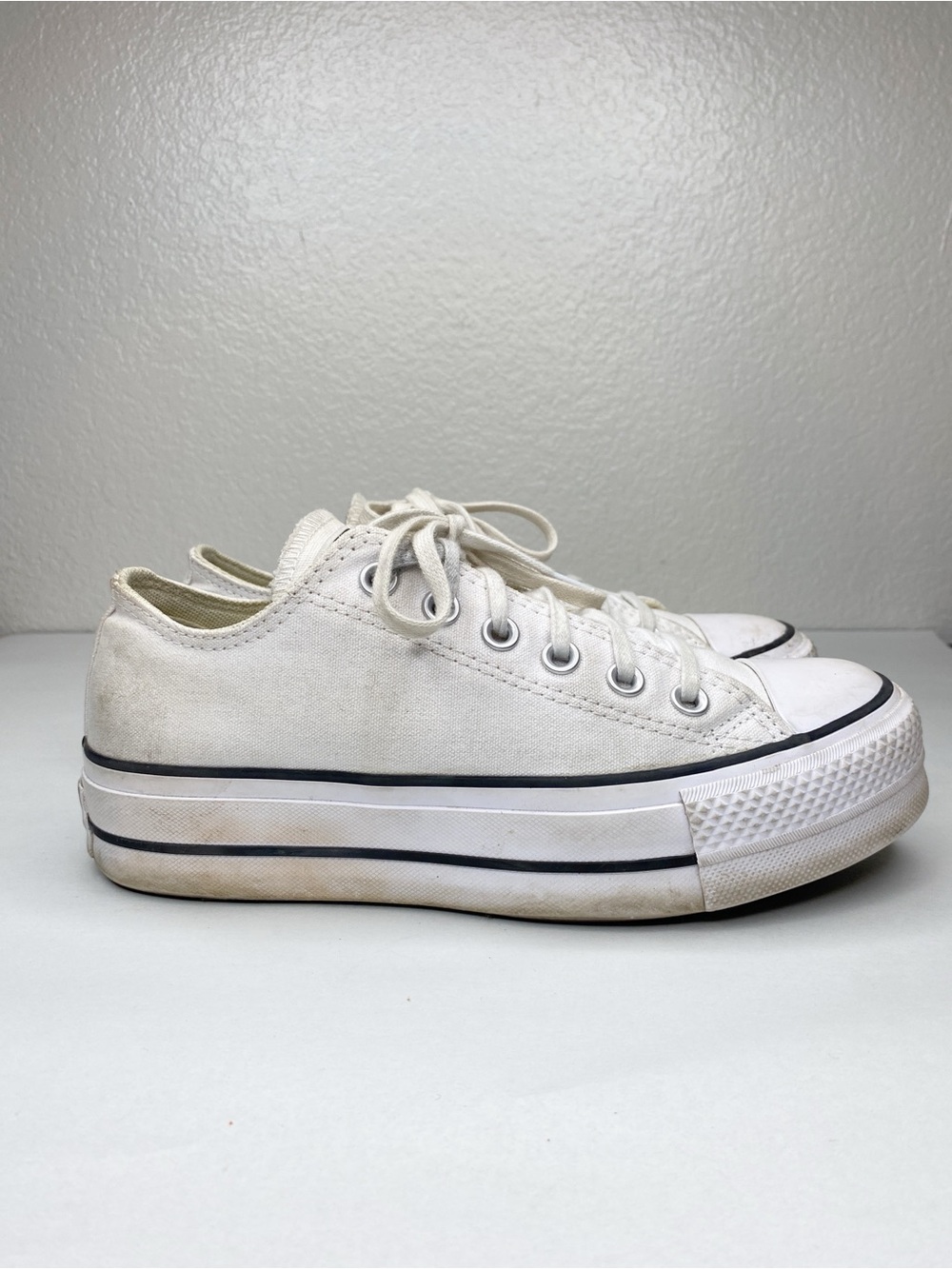 Converse Chuck Taylor All Star Lift Platform White Low Top Sneakers Women Size 7